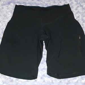 Columbia black water resistant shorts size L